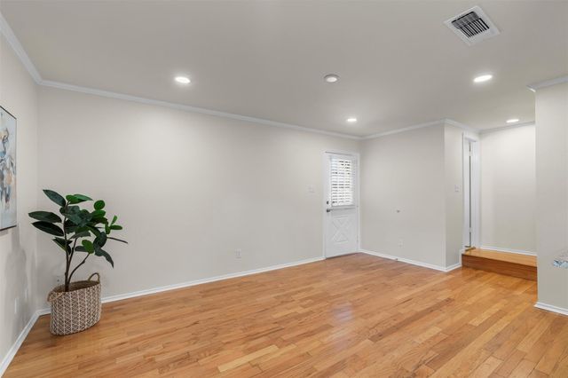 900 Taulbee LN 109, Austin, TX 78757