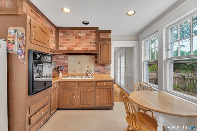 80 Russell Street, Hamden, CT 06517