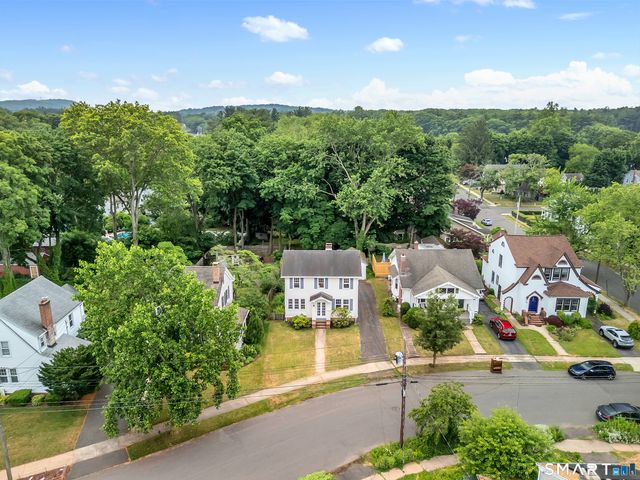 80 Russell Street, Hamden, CT 06517