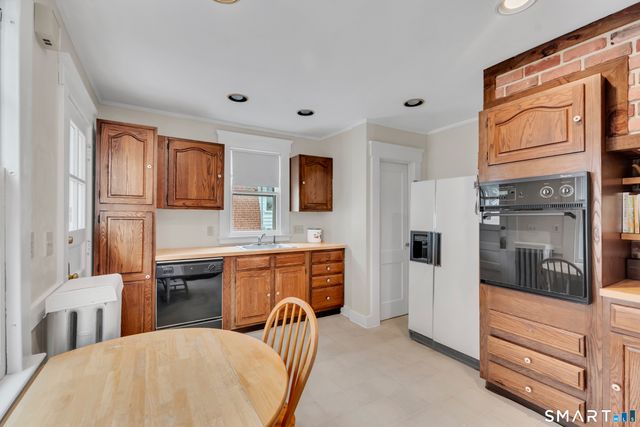 80 Russell Street, Hamden, CT 06517