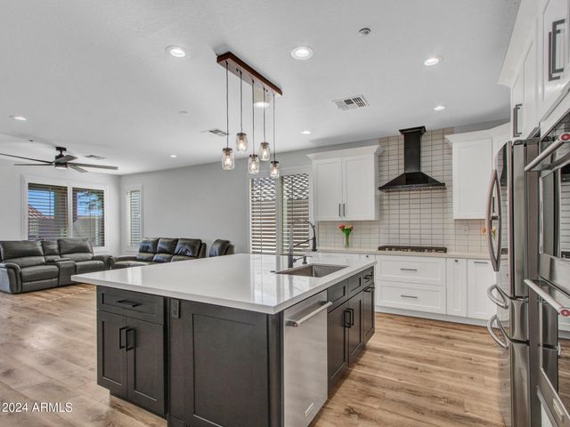 41017 N PRESTANCIA Drive, Anthem, AZ 85086