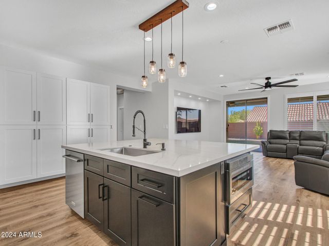 41017 N PRESTANCIA Drive, Anthem, AZ 85086