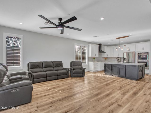 41017 N PRESTANCIA Drive, Anthem, AZ 85086