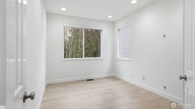 16102 Parkside Way SE, Renton, WA 98058