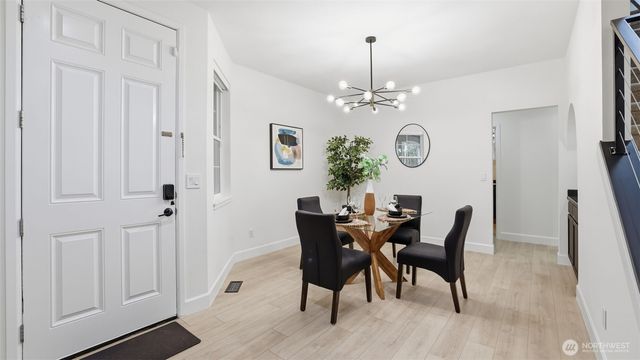 16102 Parkside Way SE, Renton, WA 98058