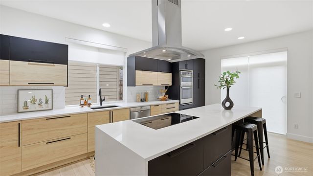 16102 Parkside Way SE, Renton, WA 98058