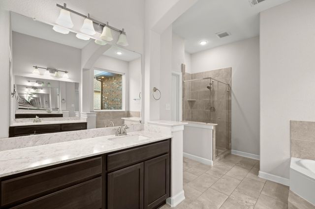 327 Baretta LOOP, Buda, TX 78610