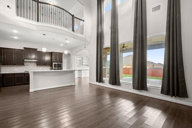 327 Baretta LOOP, Buda, TX 78610