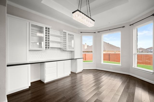 327 Baretta LOOP, Buda, TX 78610