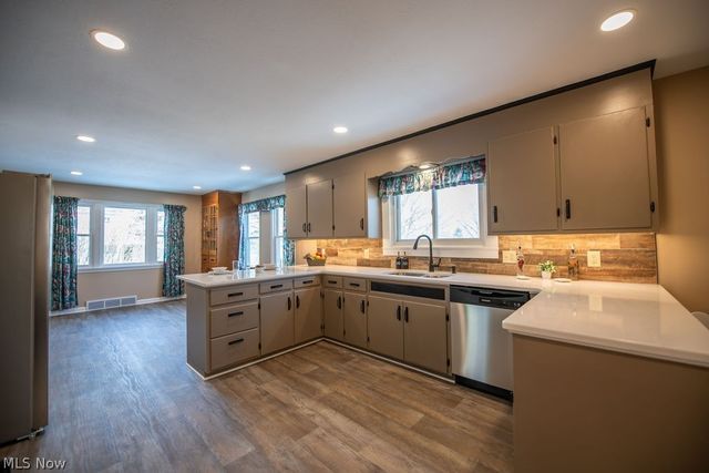 137 Noble Street W, East Canton, OH 44730