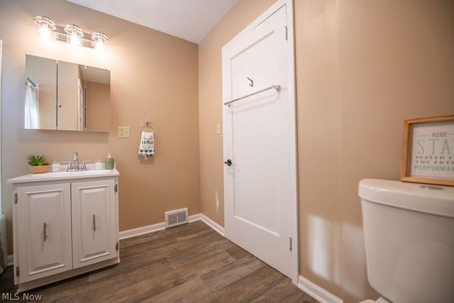 137 Noble Street W, East Canton, OH 44730