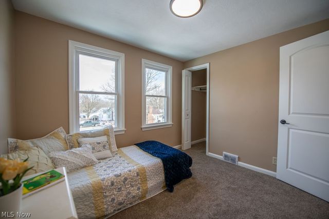 137 Noble Street W, East Canton, OH 44730