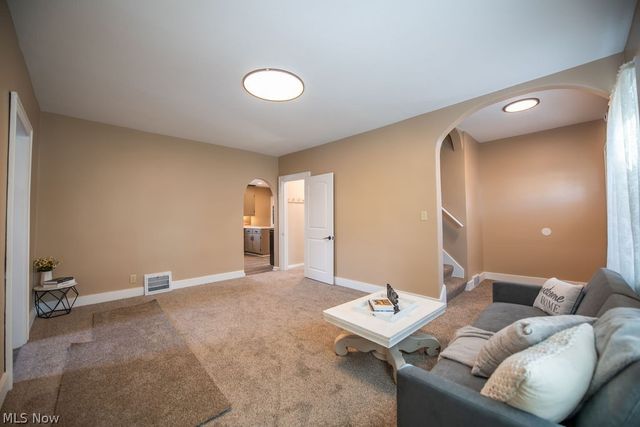 137 Noble Street W, East Canton, OH 44730