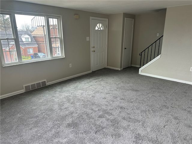 647 Dunster St, Brookline, PA 15226