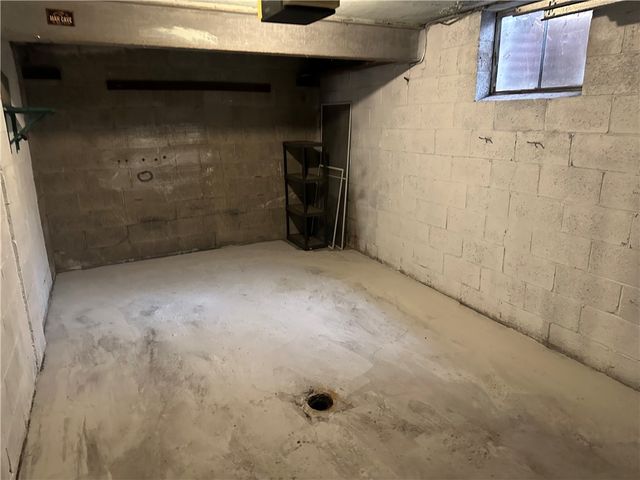 647 Dunster St, Brookline, PA 15226