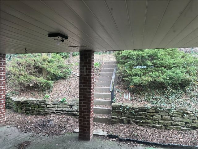 647 Dunster St, Brookline, PA 15226