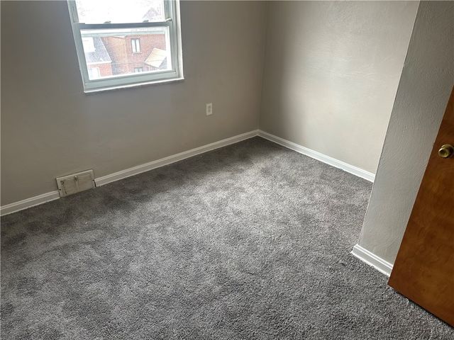 647 Dunster St, Brookline, PA 15226