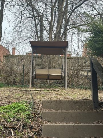 647 Dunster St, Brookline, PA 15226