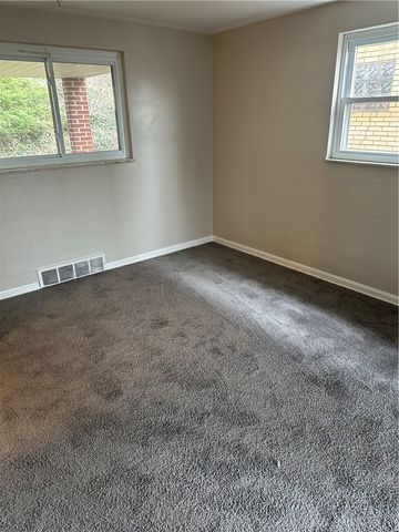 647 Dunster St, Brookline, PA 15226