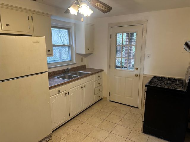 647 Dunster St, Brookline, PA 15226