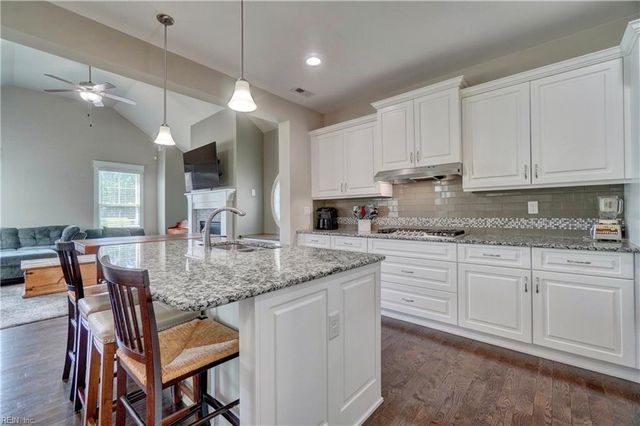 3713 Willow Glenn CIR, Suffolk, VA 23435