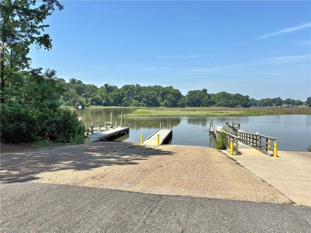3713 Willow Glenn CIR, Suffolk, VA 23435