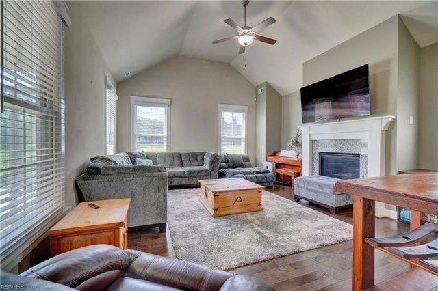 3713 Willow Glenn CIR, Suffolk, VA 23435