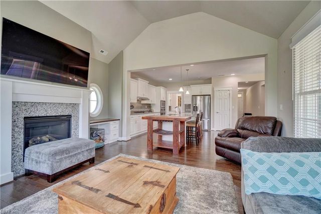 3713 Willow Glenn CIR, Suffolk, VA 23435