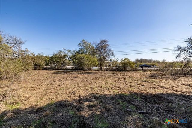 6635 S Highway 183, Lockhart, TX 78640