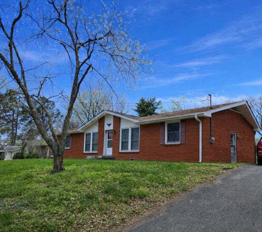 207 Blue Ridge Dr, Old Hickory, TN 37138