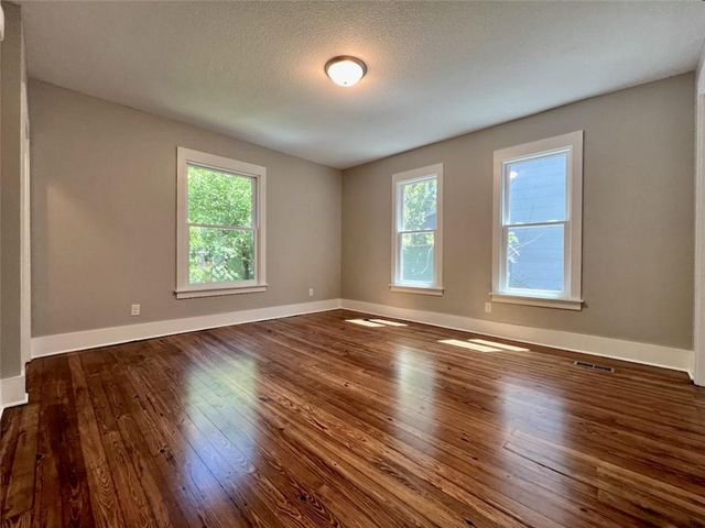 1107 Connecticut Street, Lawrence, KS 66044