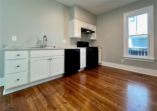 1107 Connecticut Street, Lawrence, KS 66044