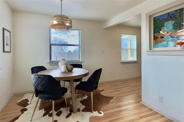 9710 Hillcrest Drive, Edmond, OK 73025