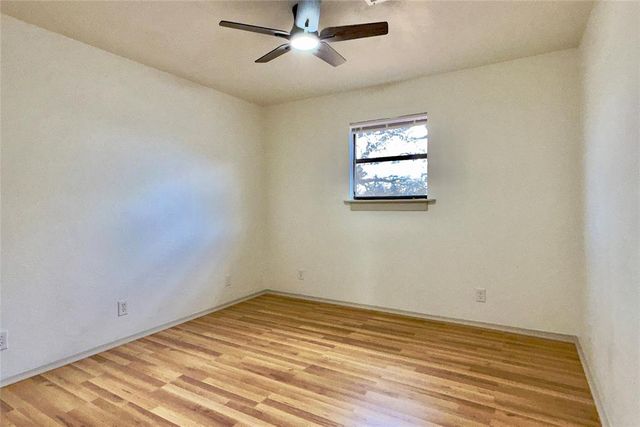 9710 Hillcrest Drive, Edmond, OK 73025