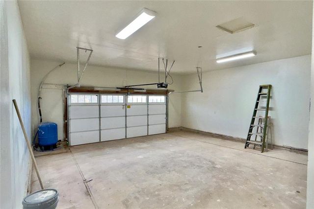 9710 Hillcrest Drive, Edmond, OK 73025