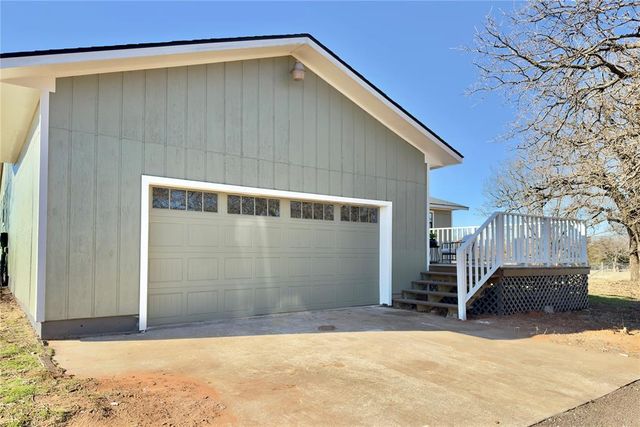 9710 Hillcrest Drive, Edmond, OK 73025