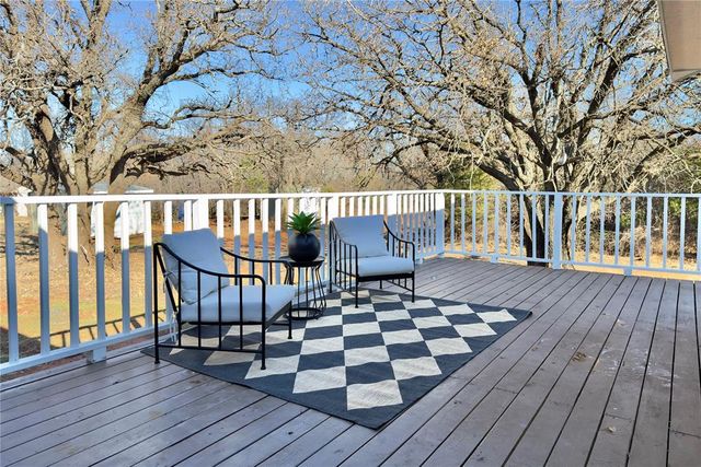 9710 Hillcrest Drive, Edmond, OK 73025