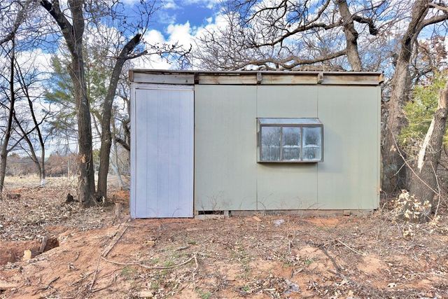 9710 Hillcrest Drive, Edmond, OK 73025