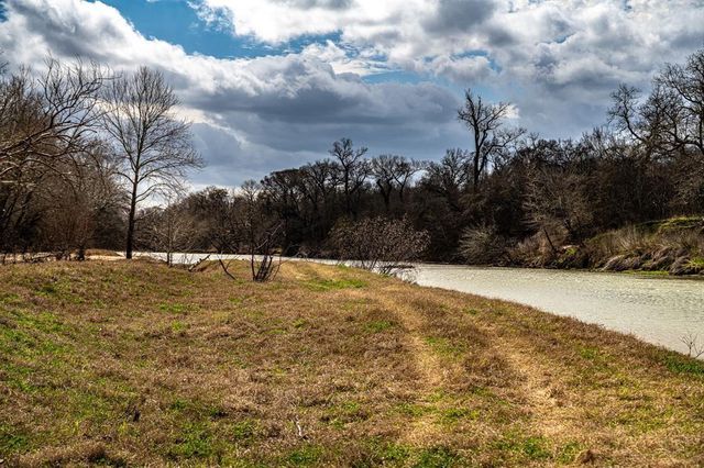 121 Mechelle Street, Smithville, TX 78957