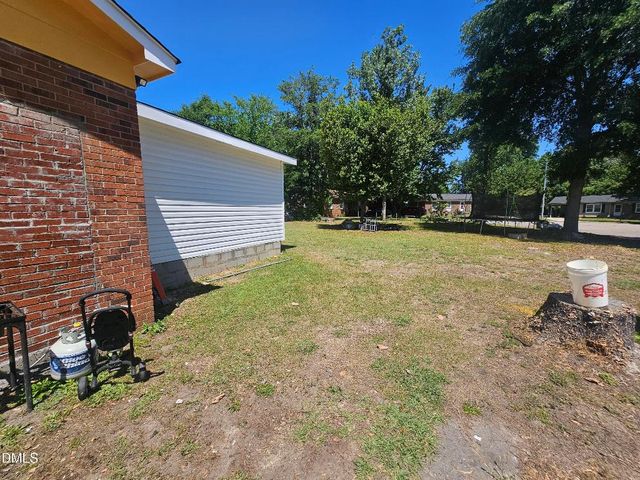 4918 Ellsworth Drive, Fayetteville, NC 28304