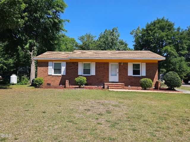 4918 Ellsworth Drive, Fayetteville, NC 28304