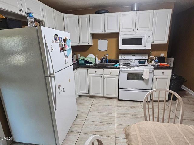 4918 Ellsworth Drive, Fayetteville, NC 28304