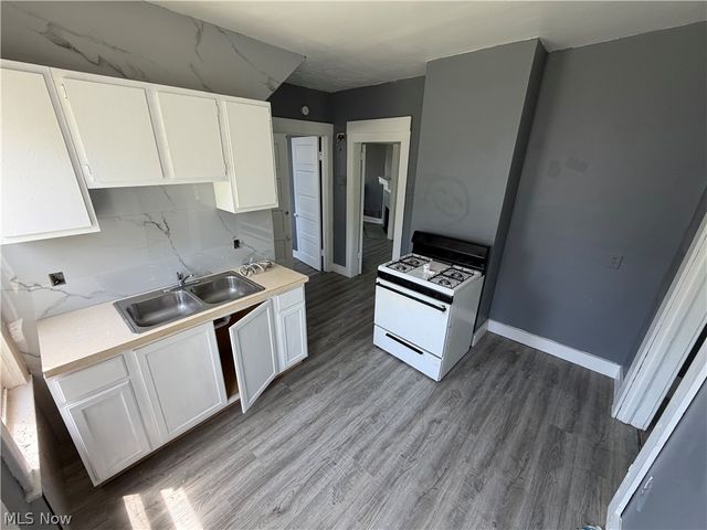 1205 E 111th Street, Cleveland, OH 44108