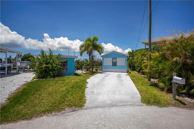 3965 Phoenix DR, St. James City, FL 33956