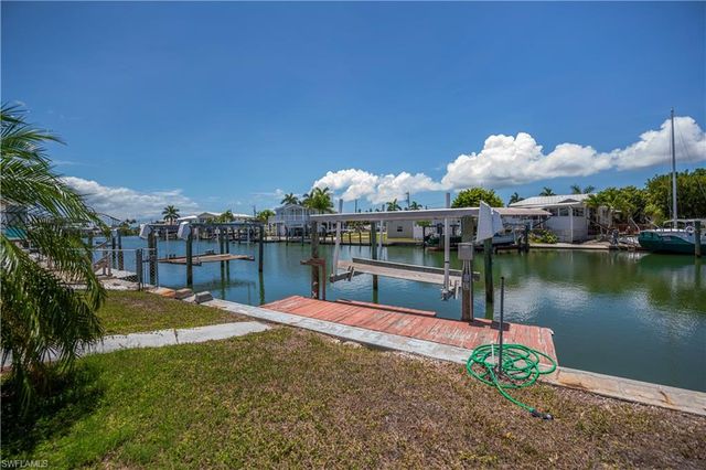 3965 Phoenix DR, St. James City, FL 33956