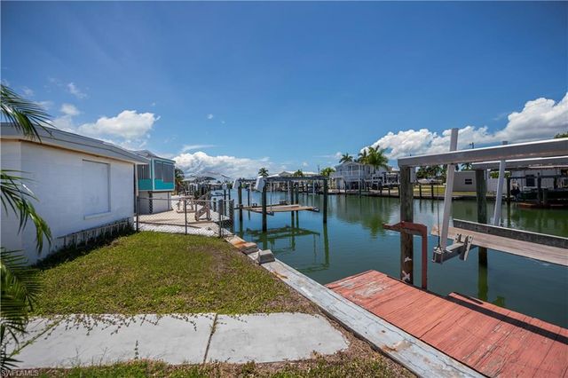 3965 Phoenix DR, St. James City, FL 33956