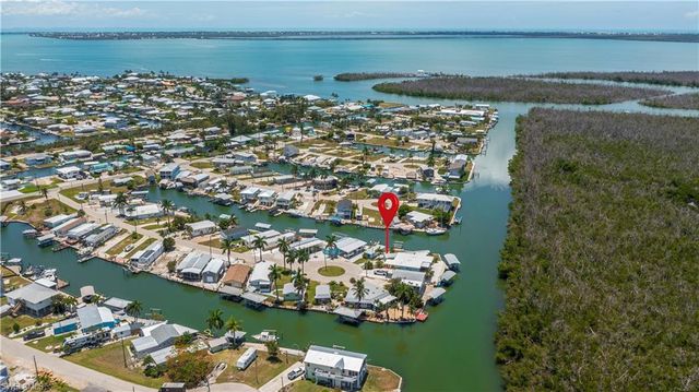 3965 Phoenix DR, St. James City, FL 33956