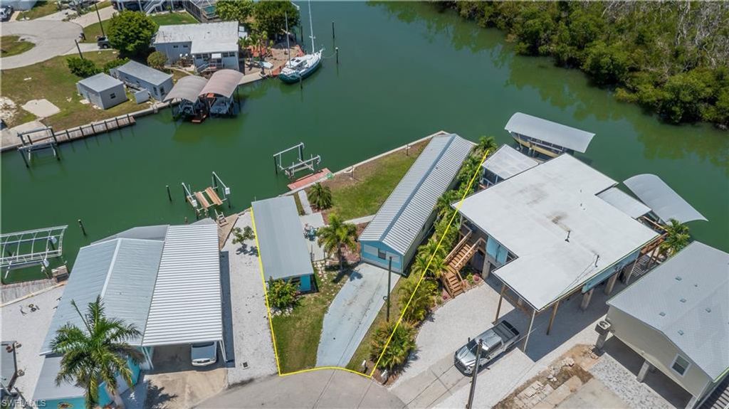 3965 Phoenix DR, St. James City, FL 33956