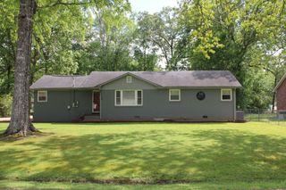 30 Garden Pl, Manchester, TN 37355