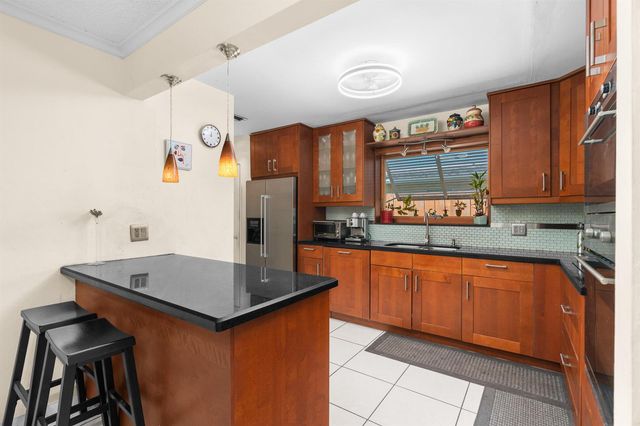 1601 NE 48TH Court, Oakland Park, FL 33334
